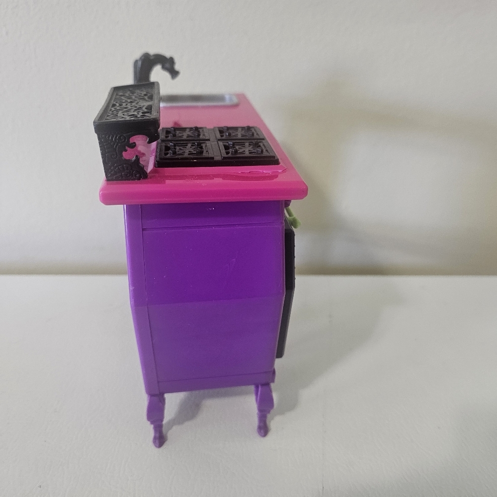 ☠ Monster High Home Ick Coffin Kitchen Sink, Oven and Stove. - Picture 8 of 9